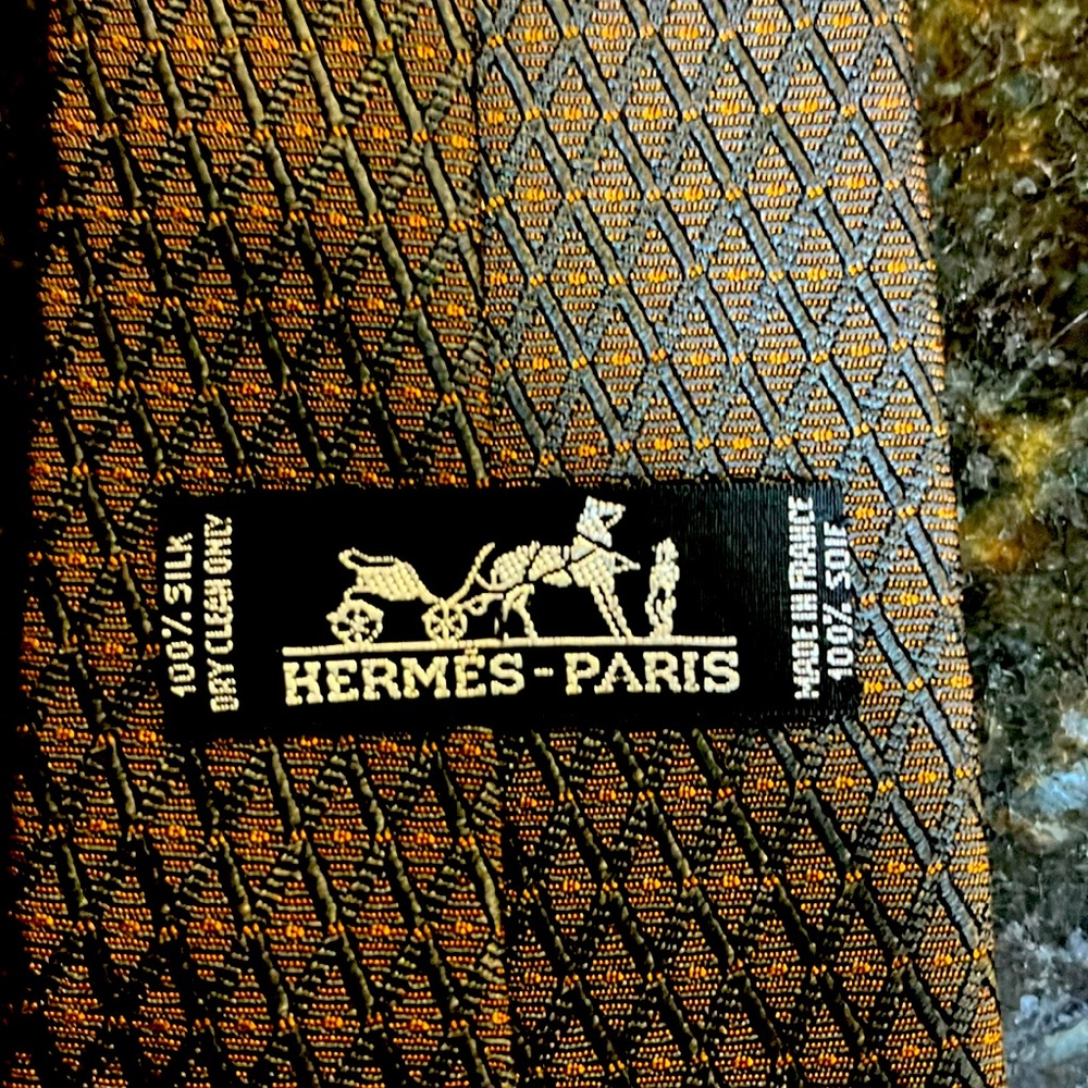 100% silk Hermes-Paris vintage men’s tie